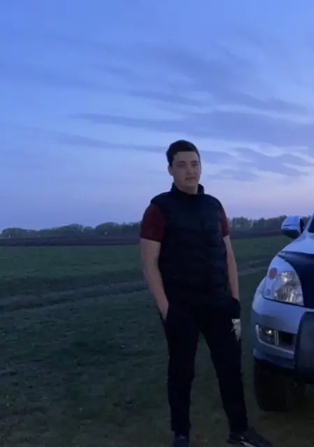 Дмитрий из Барнаула, мне 26, познакомлюсь для общения