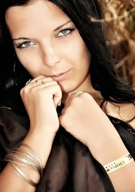 Я Анжела, 35, знакомлюсь без обязательств в Нолинске