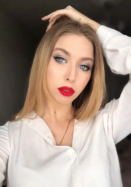 Виктория из Тамбова, мне 24, познакомлюсь на одну ночь