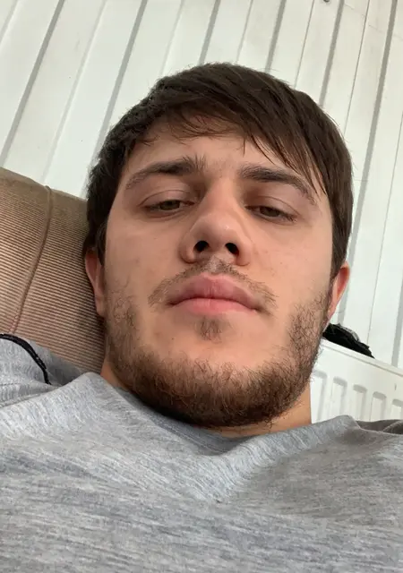 Артур из Пятигорска, мне 28, познакомлюсь на одну ночь