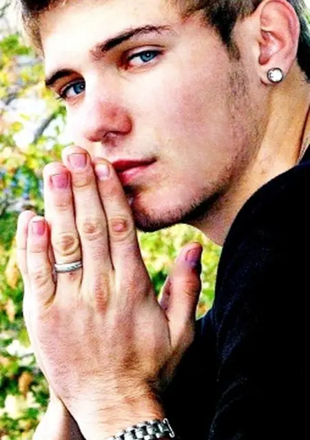 Seva из Ессентуков, ищу на сайте знакомства на одну ночь