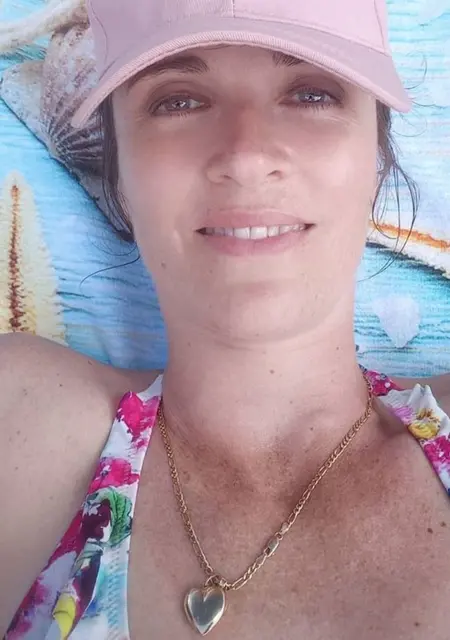 Я Adriana, 42, знакомлюсь в Варшаве