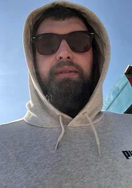 Александр из Екатеринбурга, мне 33, познакомлюсь без обязательств