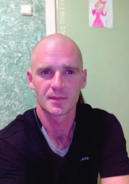 Олег из Охи, мне 45, познакомлюсь на одну ночь