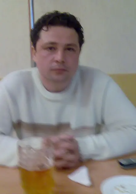 Я Денис, 48, из Мариуполя, ищу знакомства без обязательств