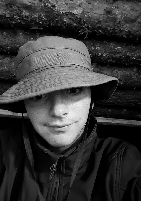 Я Dimassl, 21, знакомлюсь на одну ночь в Париже