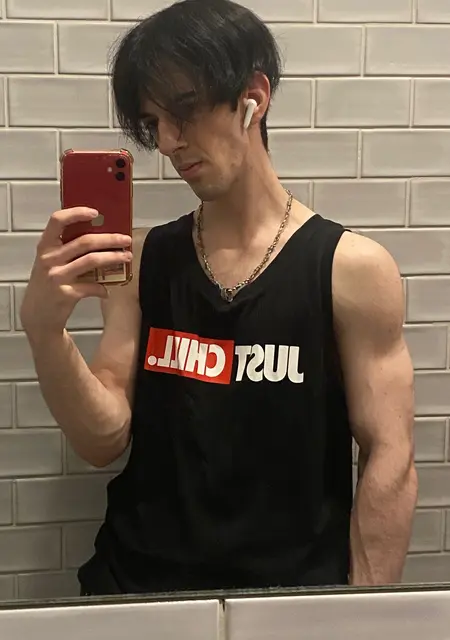 Я Саша, 26, знакомлюсь для постоянных отношений в Твери