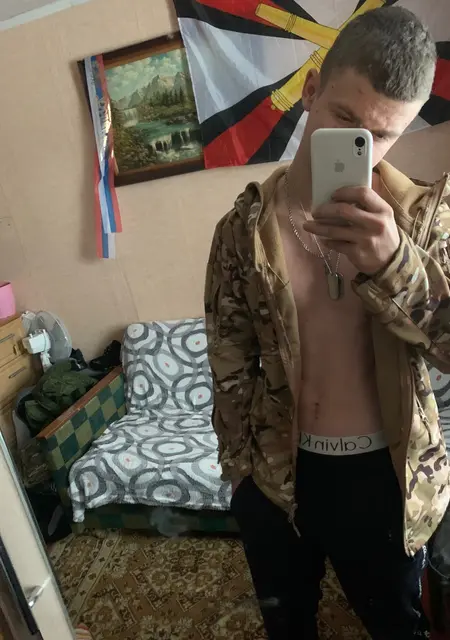 Я Артем, 23, знакомлюсь на одну ночь в Клинцах