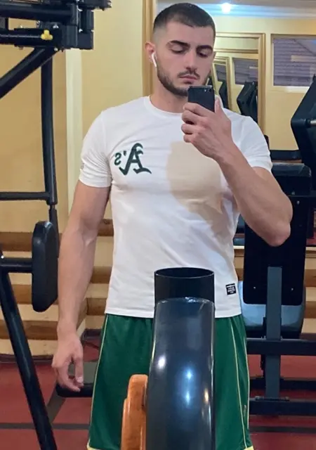 Мухамед из Нальчика, мне 24, познакомлюсь для приятного времяпровождения