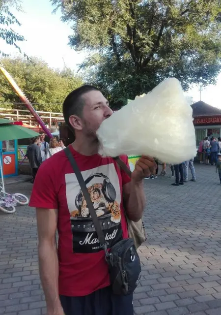 Я Парень, 36, из Большого Камня, ищу знакомство для вирта