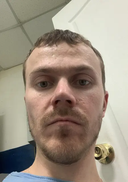 Я Алекс, 39, знакомлюсь для дружбы в Березниках