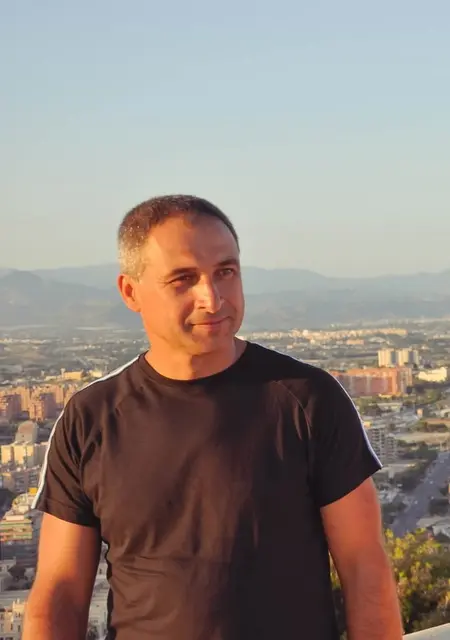 Вадим из Евпатории, ищу на сайте знакомства без обязательств