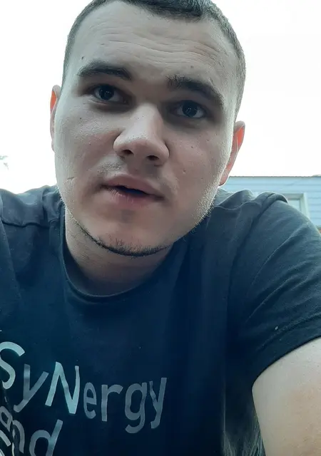 Я Николай, 28, знакомлюсь на одну ночь в Томске