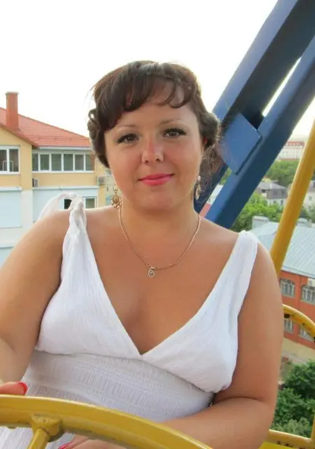Я Виктория, 35, из Саратова, ищу знакомства без обязательств
