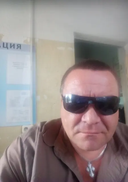 Я Игорь, 49, из Новороссийска, ищу знакомства на одну ночь