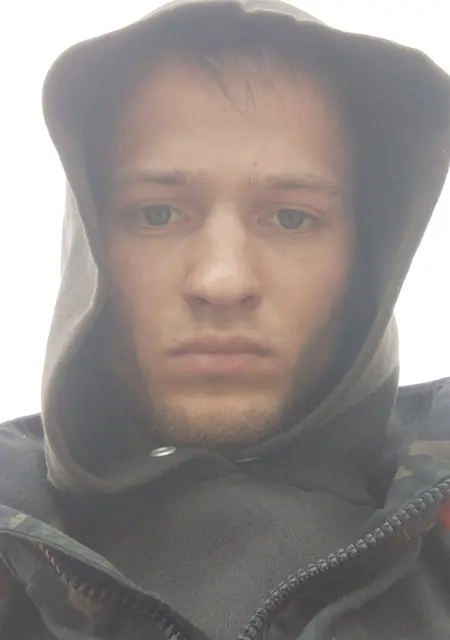 Александр из Сыктывкара, мне 26, познакомлюсь для приятного времяпровождения