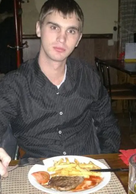 Я Дима, 37, из Стрежевого, ищу знакомства на одну ночь