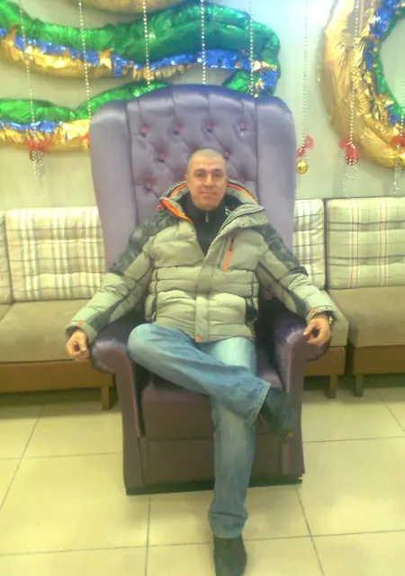 Я Serg, 41, знакомлюсь для приятного времяпровождения в Калачинске