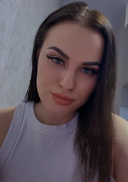 Я Тата, 25, из Санкт-Петербурга, ищу знакомства на одну ночь