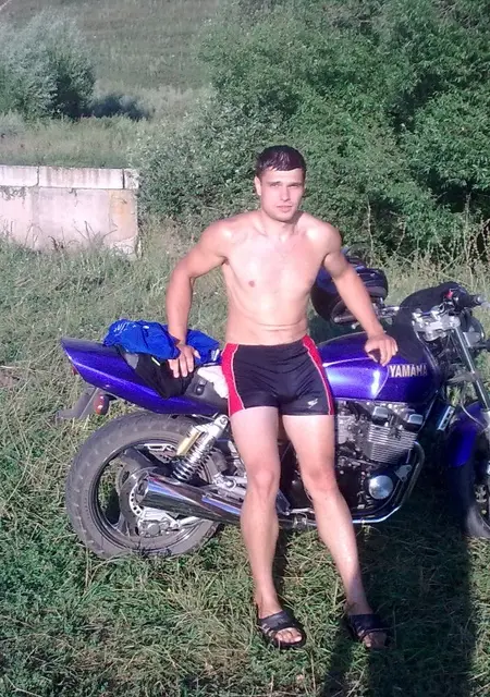 Денис из Ливен, ищу на сайте знакомства на одну ночь