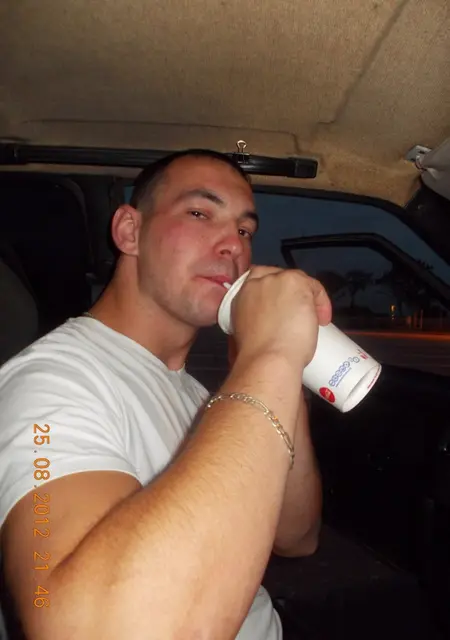 Дмитрий из Гатчины, мне 38, познакомлюсь на одну ночь