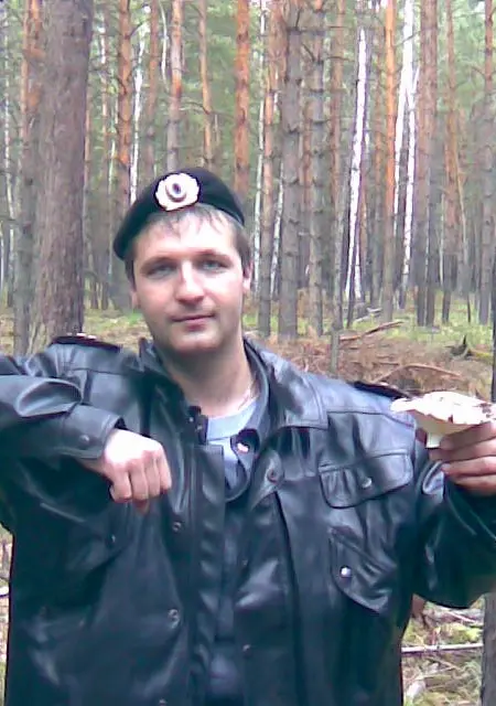 Я Максим, 40, из Кургана, ищу знакомство для постоянных отношений