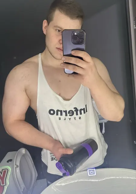 Я Danil, 23, из Ставрополя, ищу знакомство для постоянных отношений