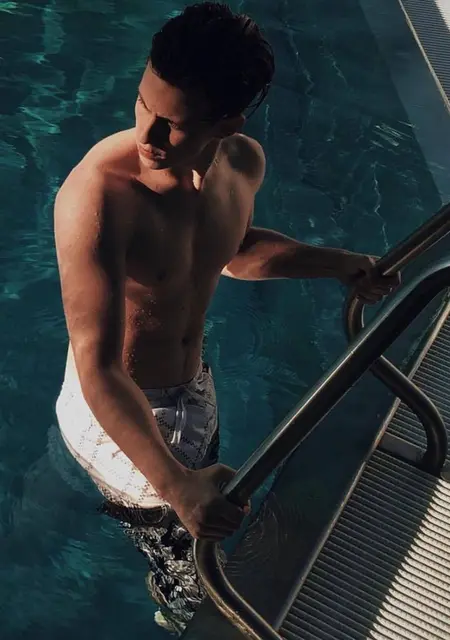 Я Макс, 27, из Кирова, ищу знакомство для приятного времяпровождения