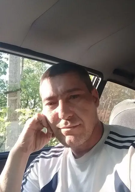 Валерий из Москвы, мне 41, познакомлюсь для приятного времяпровождения
