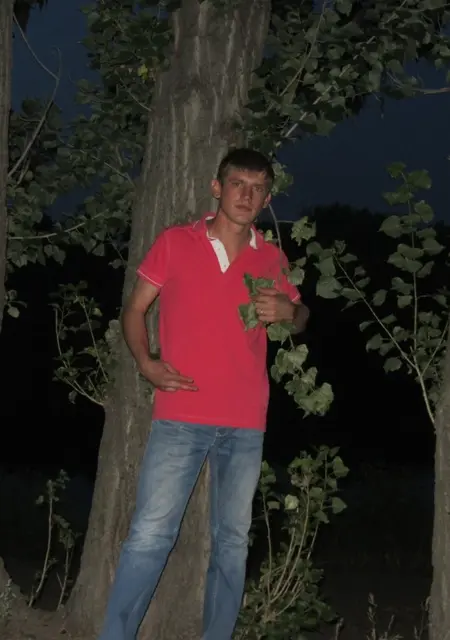 Слава из Старого Оскола, мне 34, познакомлюсь для дружбы