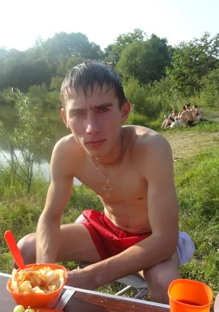 Олег из Ейска, мне 36, познакомлюсь на одну ночь