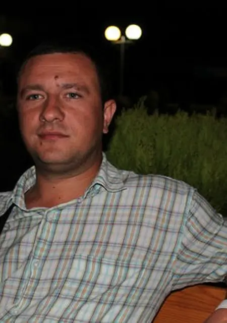 Я Алексей, 43, из Раменского, ищу знакомства без обязательств