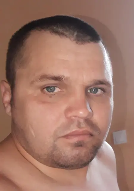 Я Илья, 43, знакомлюсь без обязательств в Орске