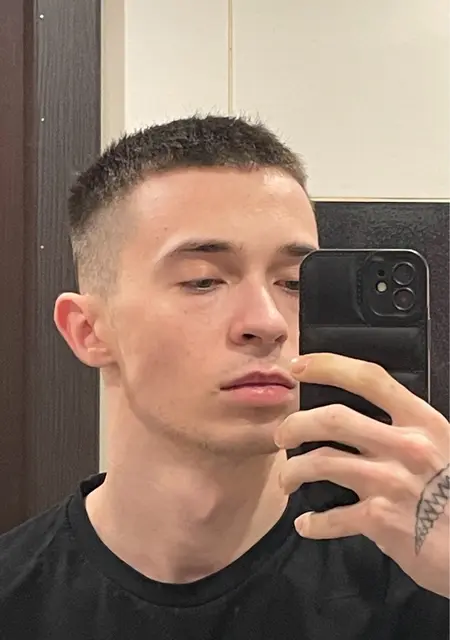 Я Тема, 20, из Красноярска, ищу знакомство для открытые отношения