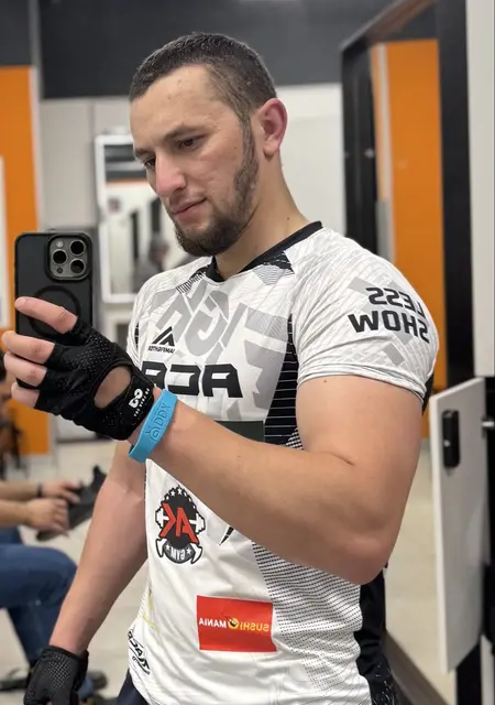 Алихан из Грозного, ищу на сайте общение