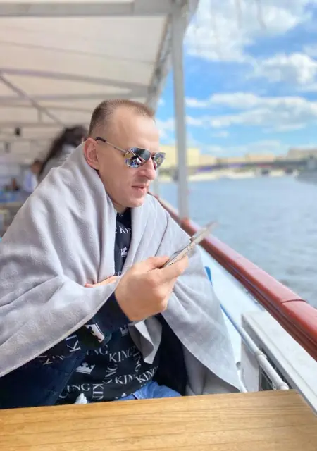 Антон из Королева, мне 41, познакомлюсь на одну ночь