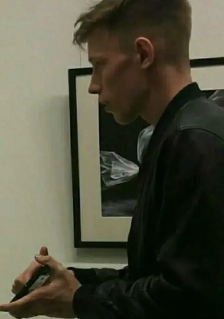 Я Михаил, 21, из Ижевска, ищу знакомства без обязательств