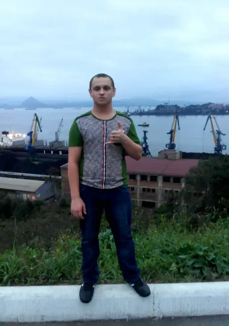 Дима из Находки, ищу на сайте знакомства на одну ночь