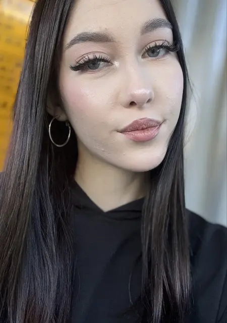 Кристина из Владивостока, мне 19, познакомлюсь без обязательств