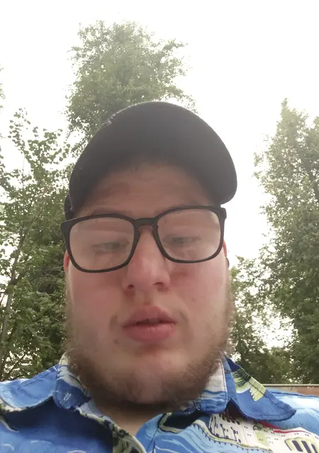 Даниил из Углича, мне 21, познакомлюсь