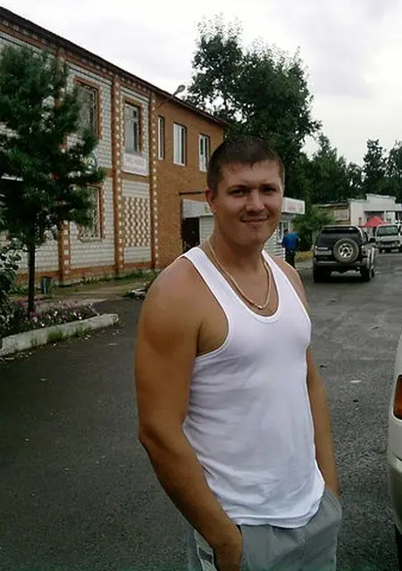 Я Евгений, 38, знакомлюсь для постоянных отношений в Лучегорске