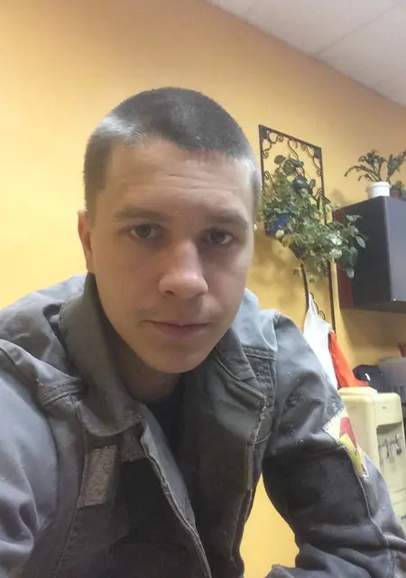 Я Владлен, 32, из Мончегорска, ищу знакомства на одну ночь