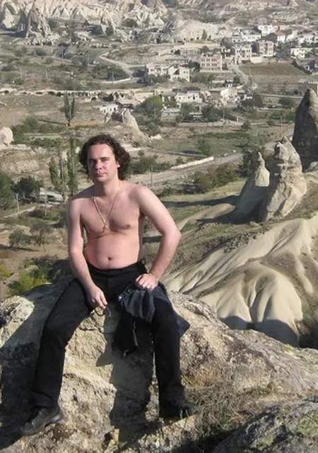 Alex из Каменска, ищу на сайте постоянные отношения