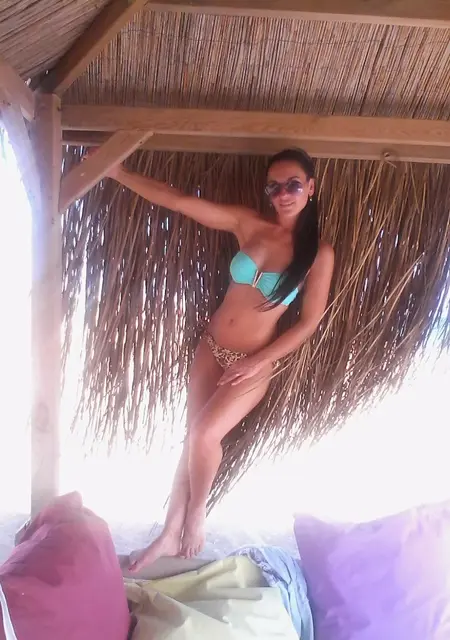 Я Vika, 35, из Минска, ищу знакомства без обязательств