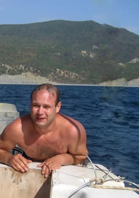 Я Андрей, 49, из Долгопрудного, ищу знакомство для постоянных отношений