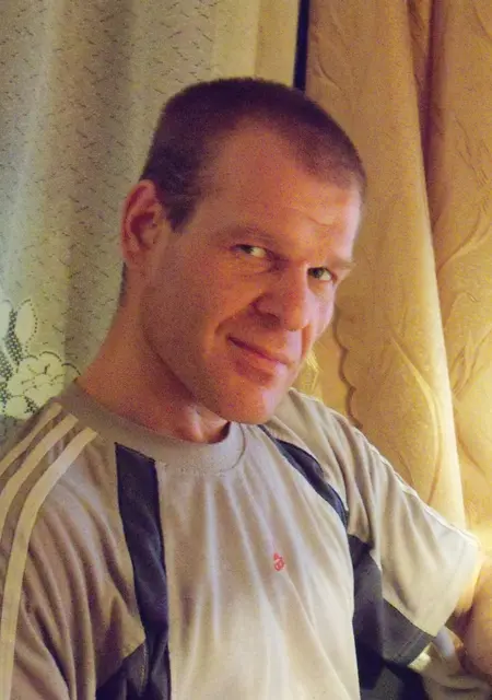 Славик з Харкова, шукаю на сайті знайомства на одну ніч