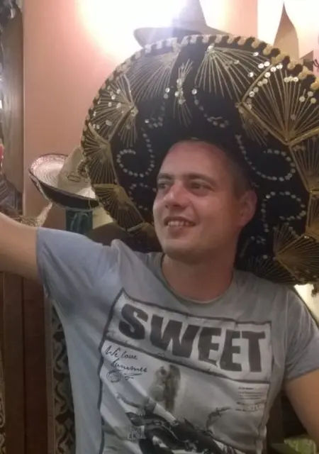 Я Роман, 37, из Поварова, ищу знакомства на одну ночь