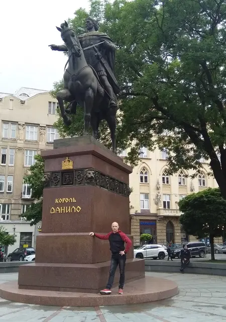 Mike з Києва, шукаю на сайті приємне проведення часу