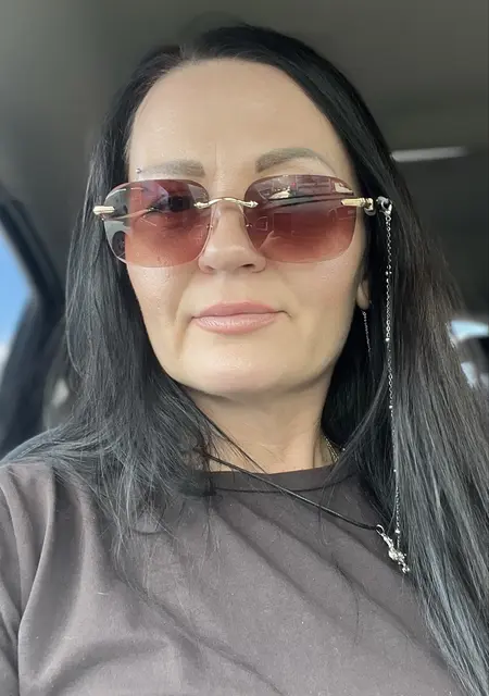 Я Василиса, 39, из Краснодара, ищу знакомство для приятного времяпровождения