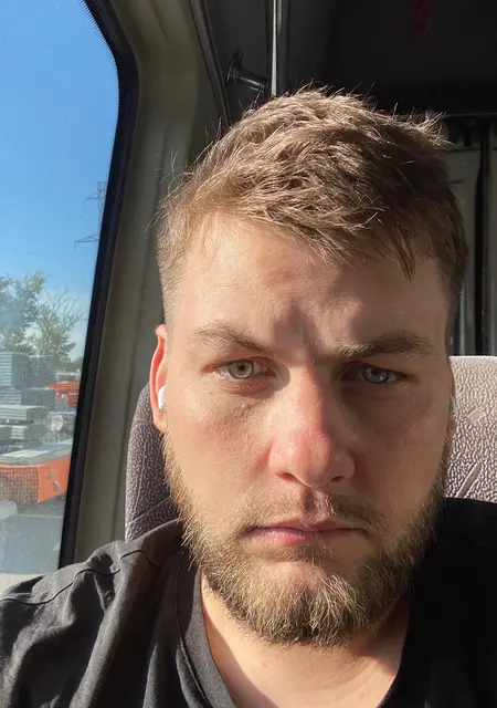 Я Подколзин, 28, из Невинномысска, ищу знакомство для открытые отношения